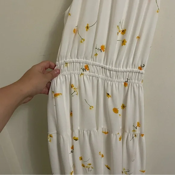 Floral Sleeveless White Dress - Picture 12 of 12